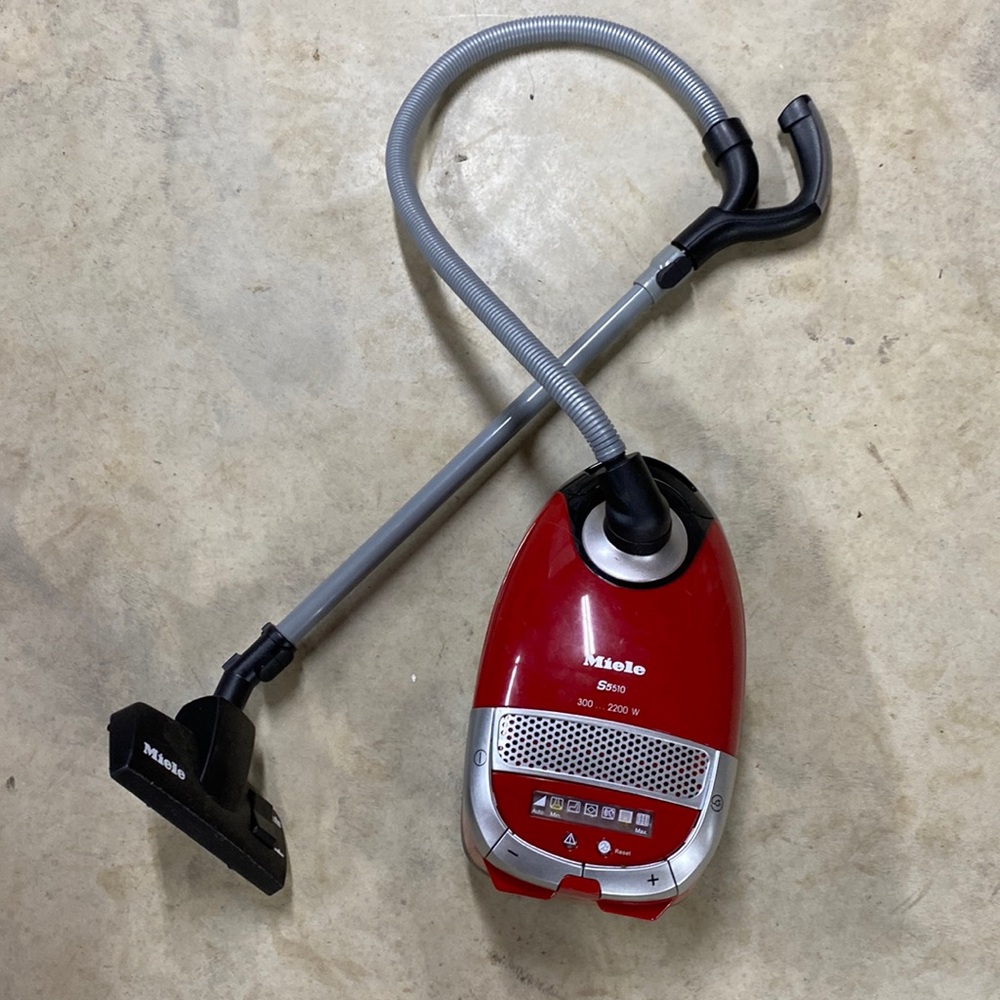 Kids Miele vacuum toy- turns on, makes sound, doesn’t suction
